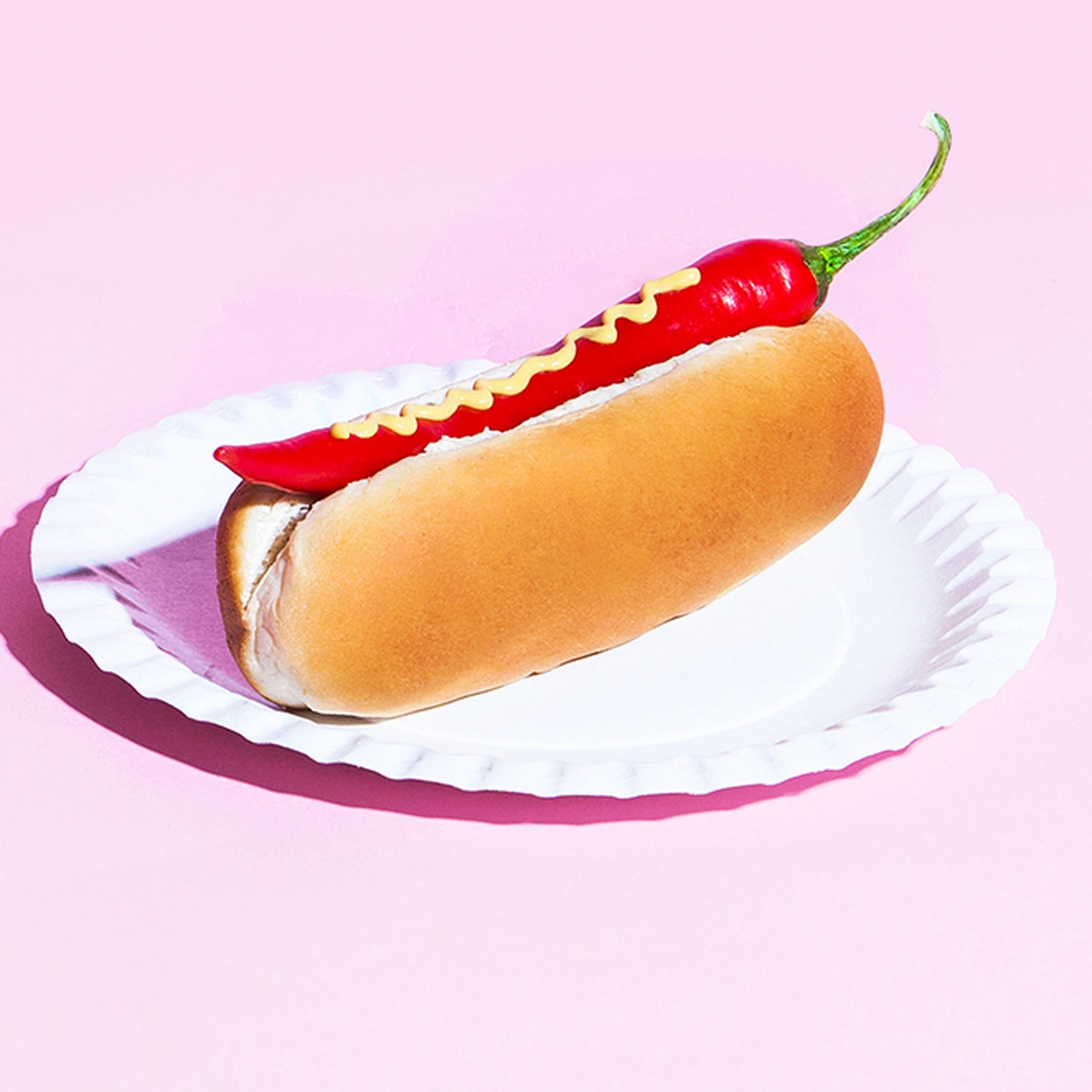 Broodje hot dog maar dan met rode peper