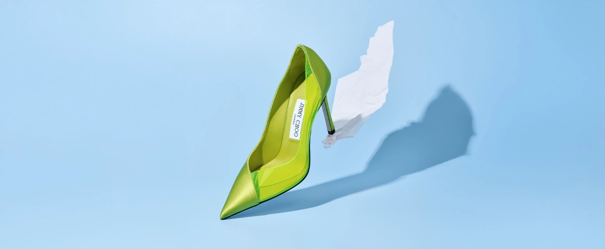 WB10-Stills-B&M verhaal 1 Psyche-groene hak–jimmy choo-papier- fotografie Tom ten Seldam