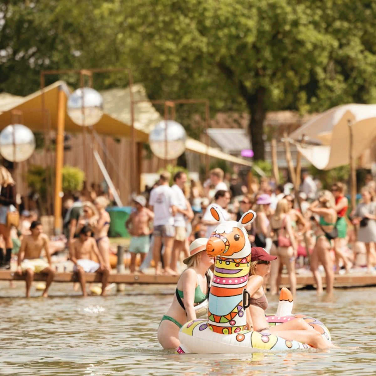 Skip de massale festivals: dit intieme festival voelt als een getaway