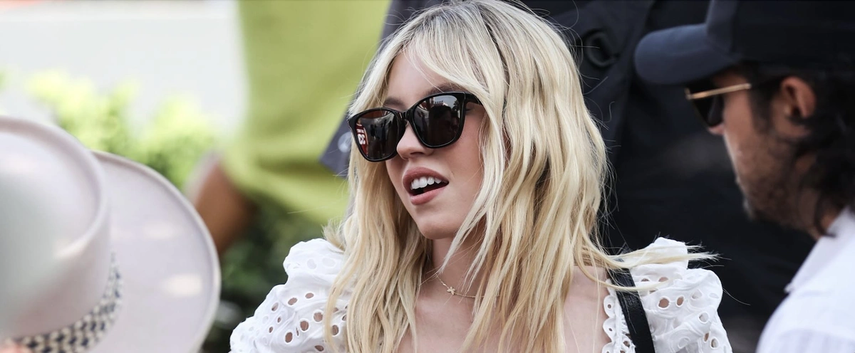 Sydney Sweeney - coastal cowgirl - Brunopress