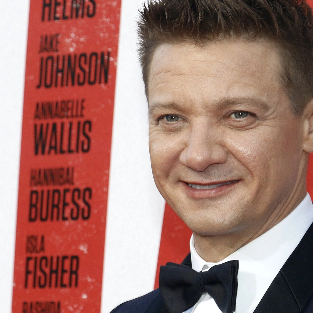 Header - Jeremy Renner - BrunoPress