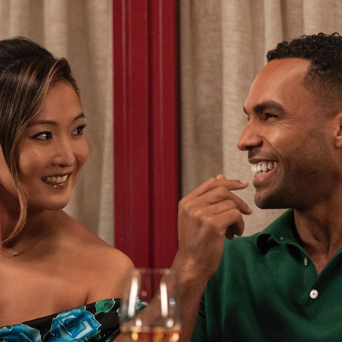 Header - Emily in Paris - Netflix - Mindy en Alfie