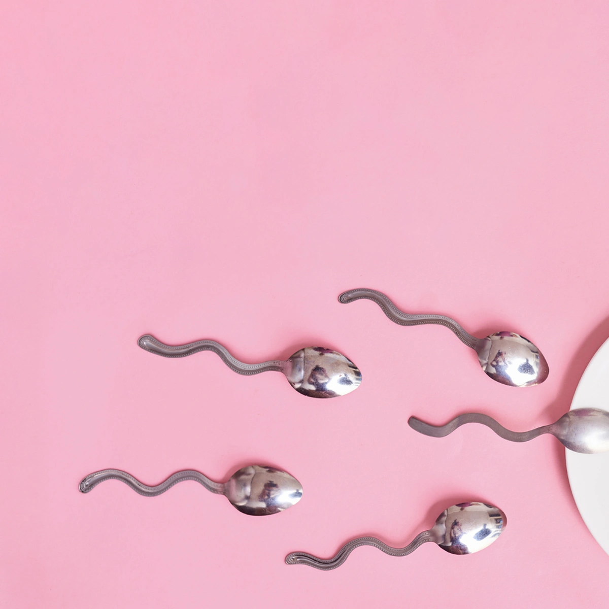 header - eten - ontbijt - ei - bevruchting - sperma - bord - bestek - shutterstock