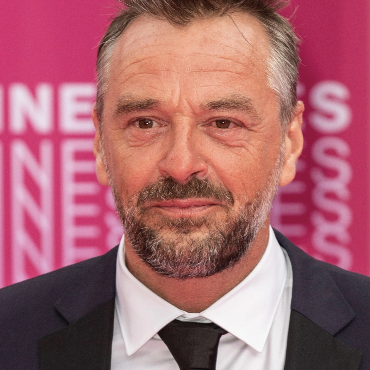 Header - tom waes - brunopress