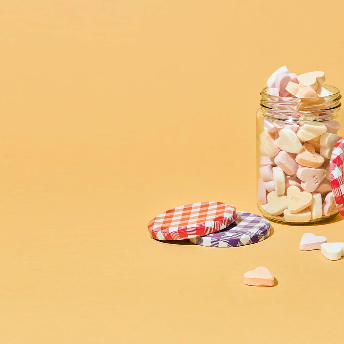 08 2024 - Snoep - Hartjes - Pot - Deksels - liefde - B&M verhaal 3 Liefde en Seks - Fotograaf Tom ten Seldam - Hero