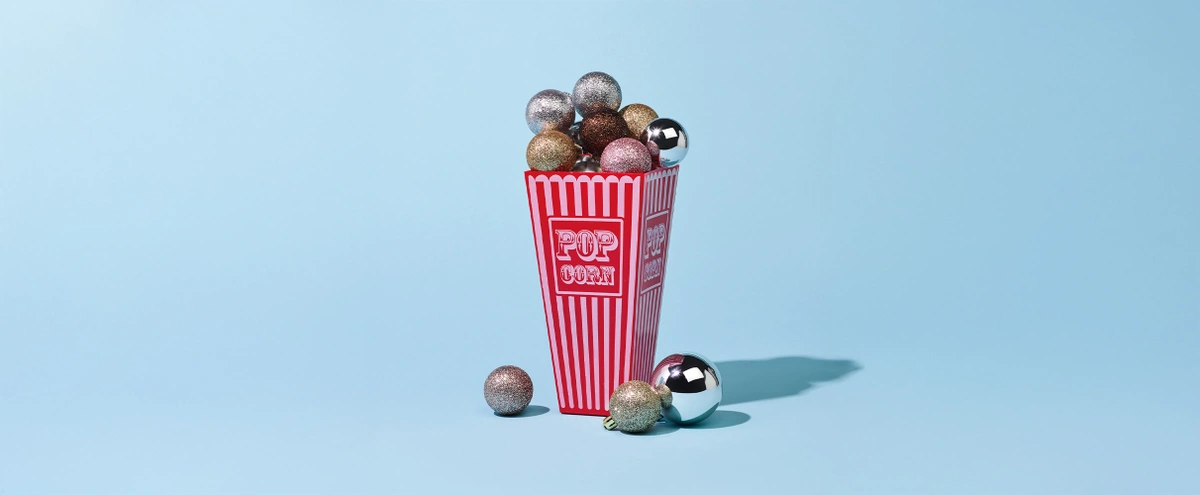 WB10-Stills-Entertainment tips-kerstballen–popcorn-glitter-Tom ten Seldam 