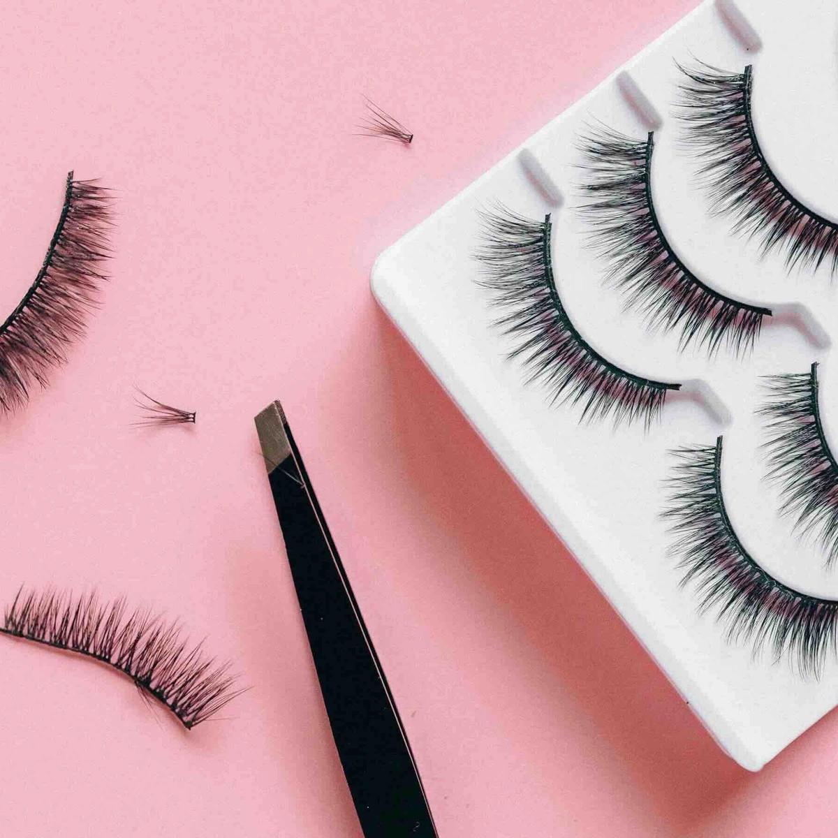 Header/hero - wimpers - nepwimpers - make-up - pincet - Pexels