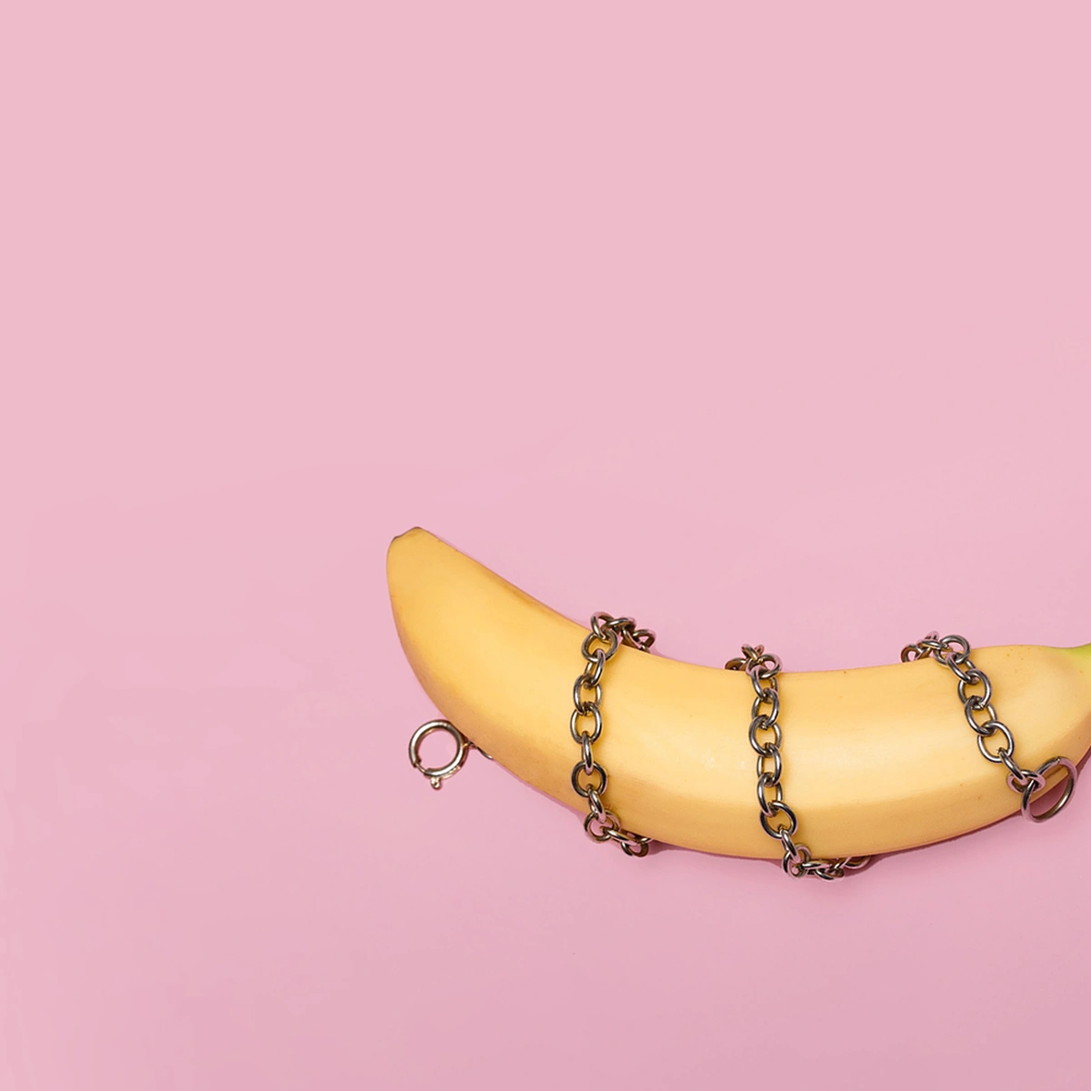 hero - rubriek - ketsen - seks - banaan - ketting - pexels