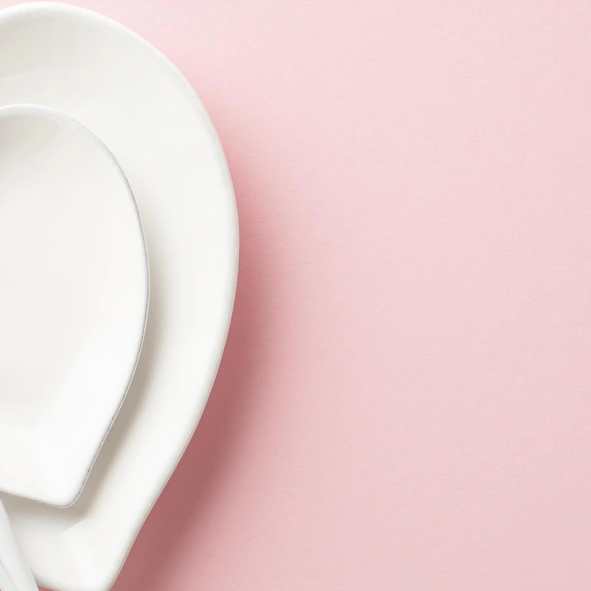 Header - valentijn - bord - date - eten - bestek - hart - liefde - shutterstock