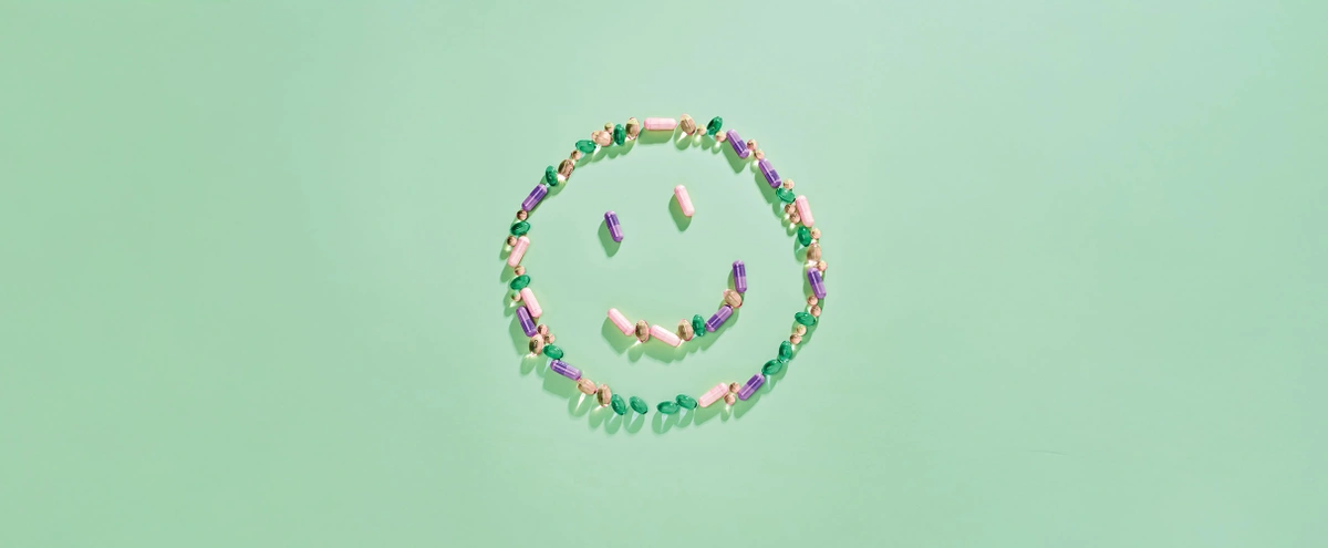 2025- 01 - B&M Carriere en geld- fotografie Tom ten Seldam - Styling Cheri van Rijn - Smiley- groen - pillen -Header