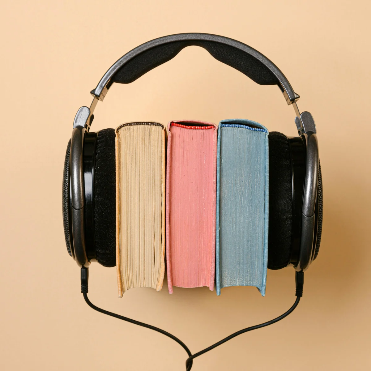 audiobook - headphones - koptelefoon