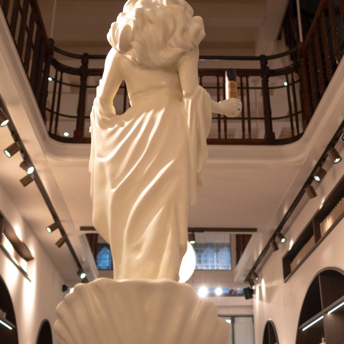 flagship store sophia mae