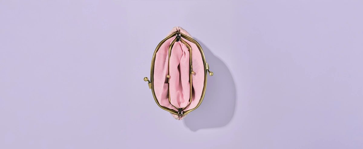 2025-01-B&M Mama- fotografie Tom ten Seldam - Styling Cheri van Rijn - portemonnee - seks- vagina - roze - Hero