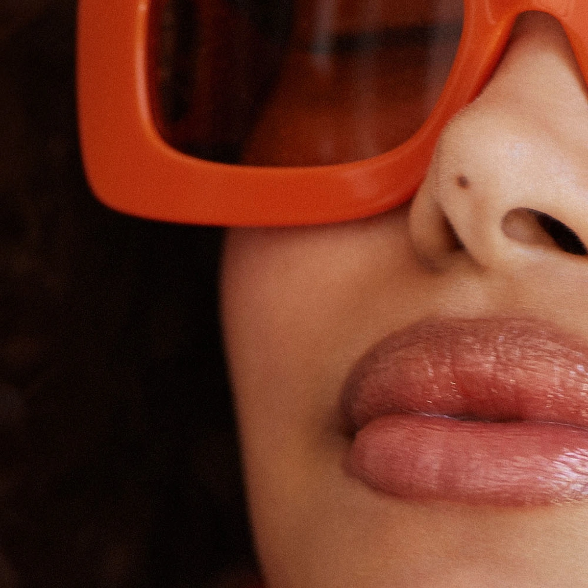 hero - bruine - lippen - lipgloss - beauty - zonnebril - kee & kee