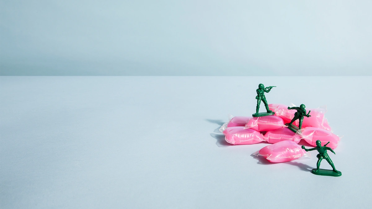 [P] Speelgoed soldaten op wasblokjes