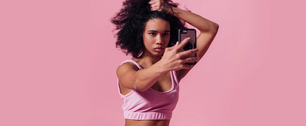 header - selfie - bereal - camera - social media - pexels