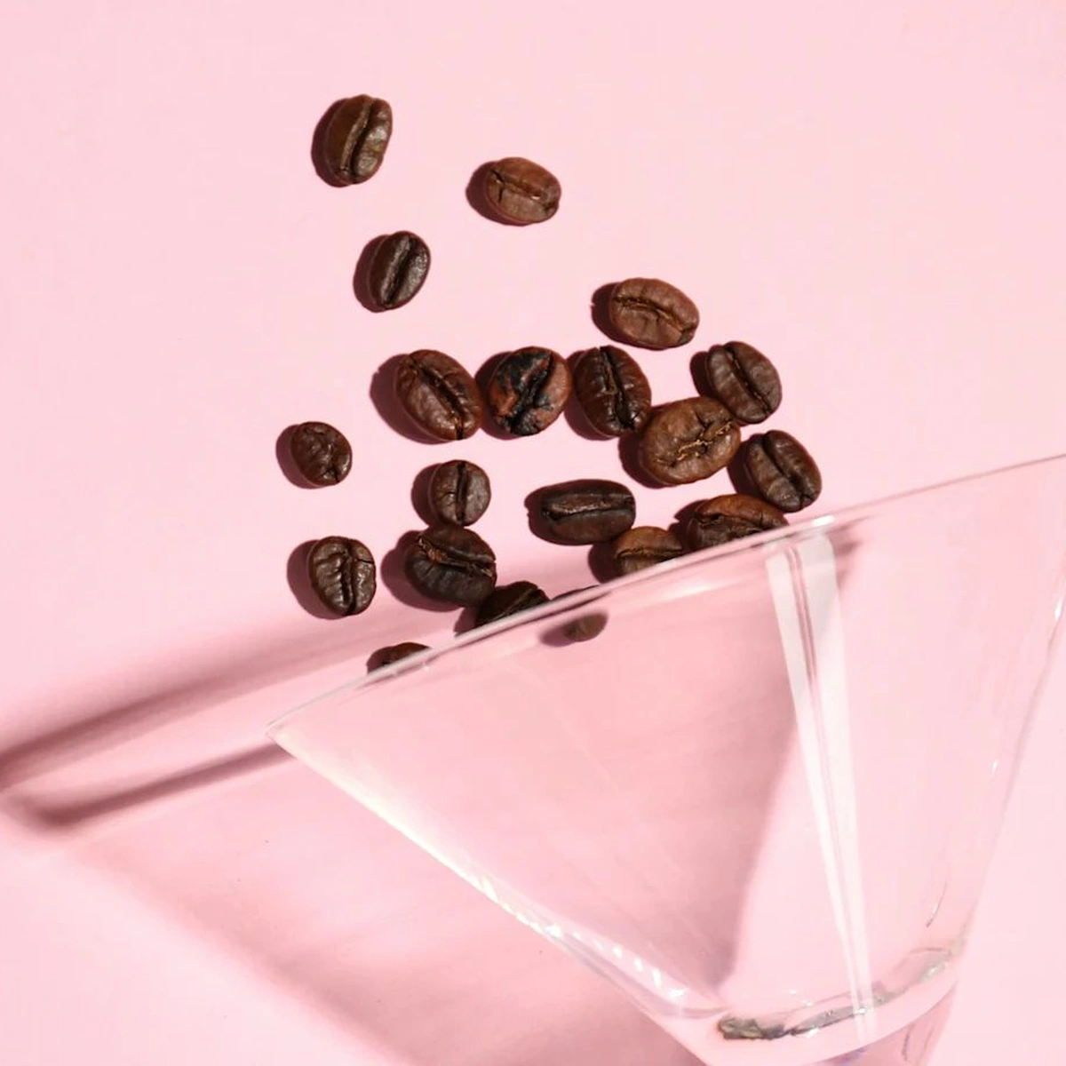 Header - espresso martini - Shutterstock