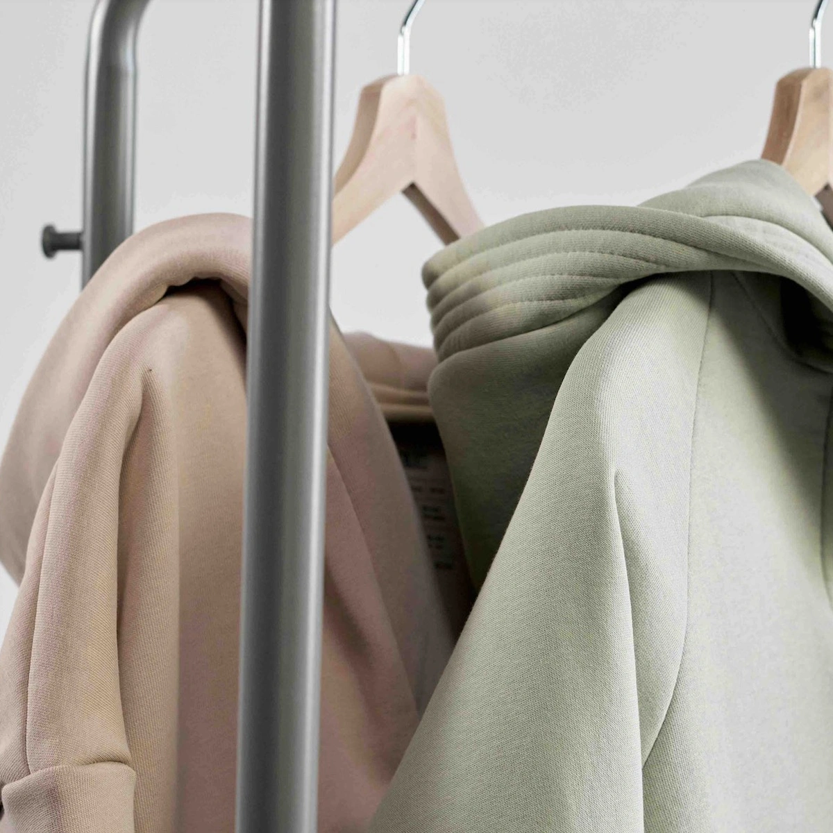 Trui - hoodie - kleding - pak - hangrek - outfit - pexels