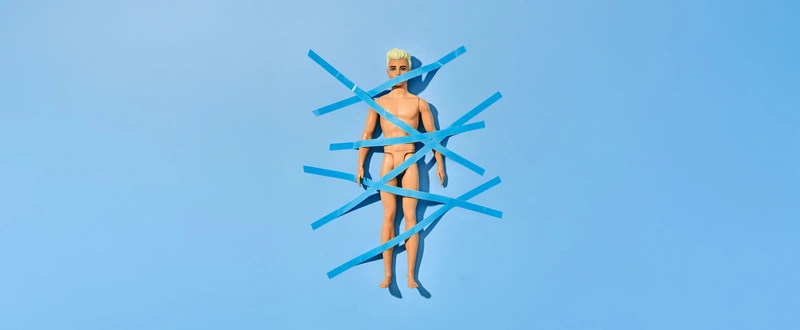 2025-01-B&M Liefde en seks- fotografie Tom ten Seldam - Styling Cheri van Rijn - ken- Tape- blauw - Barbie - Header