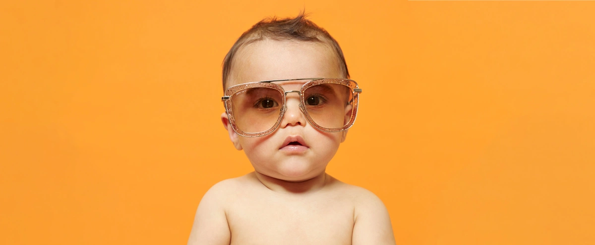 header - baby - zonnebril - fashion - myrthe giesbers