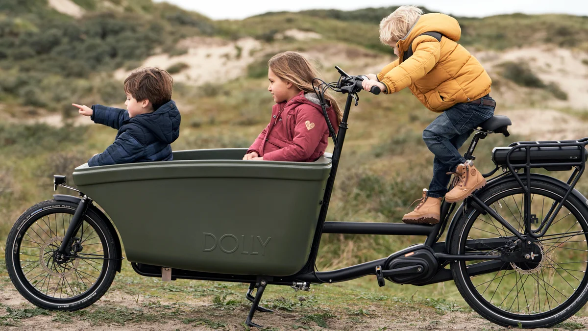 1617026309 header.Sfeerbeeld-Dolly-bakfietsBlack-ArmyGreen2