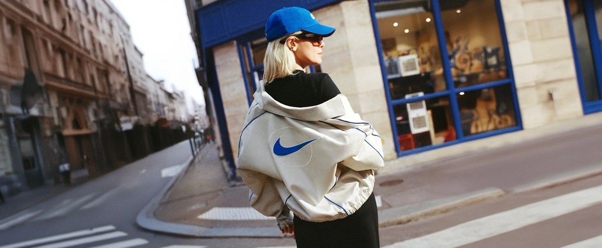 Header - Nike - vliegt de winkels uit - bomber - jack