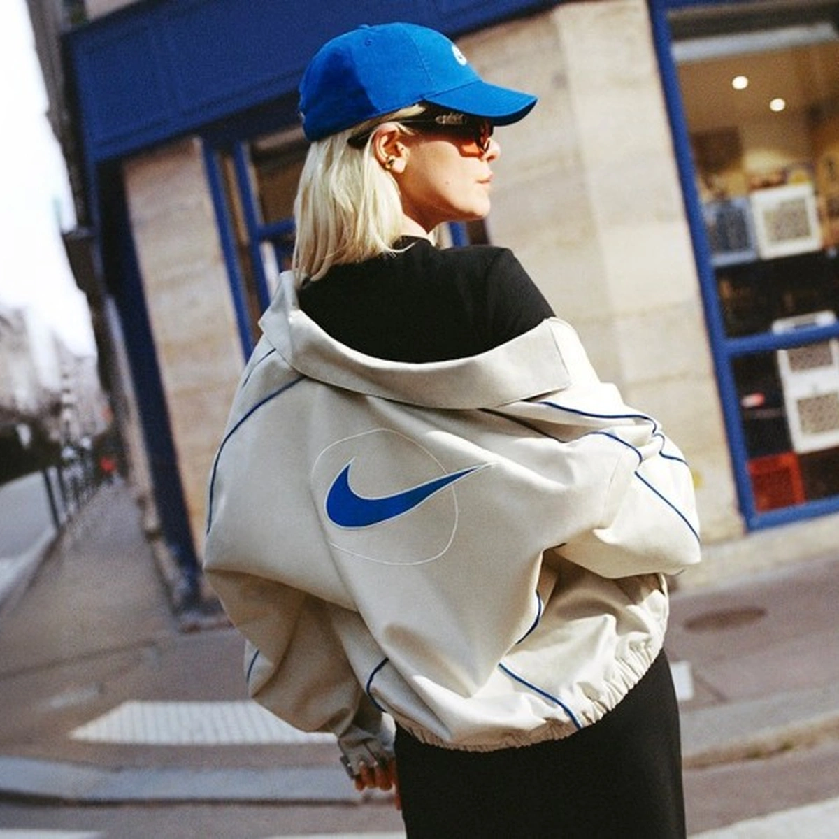 Header - Nike - vliegt de winkels uit - bomber - jack