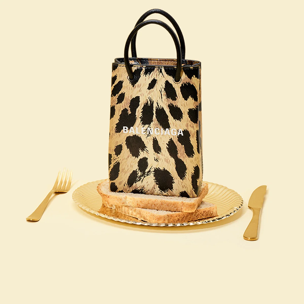 Met deze 5 accessoires til je je outfit in een klap naar een hoger niveau