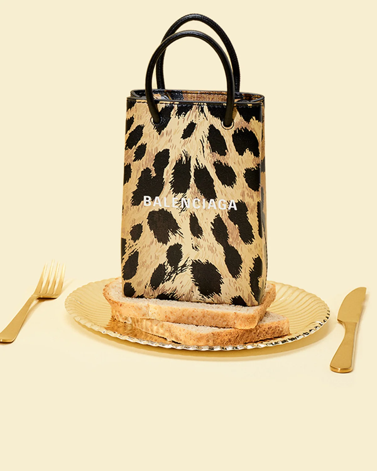Met deze 5 accessoires til je je outfit in een klap naar een hoger niveau