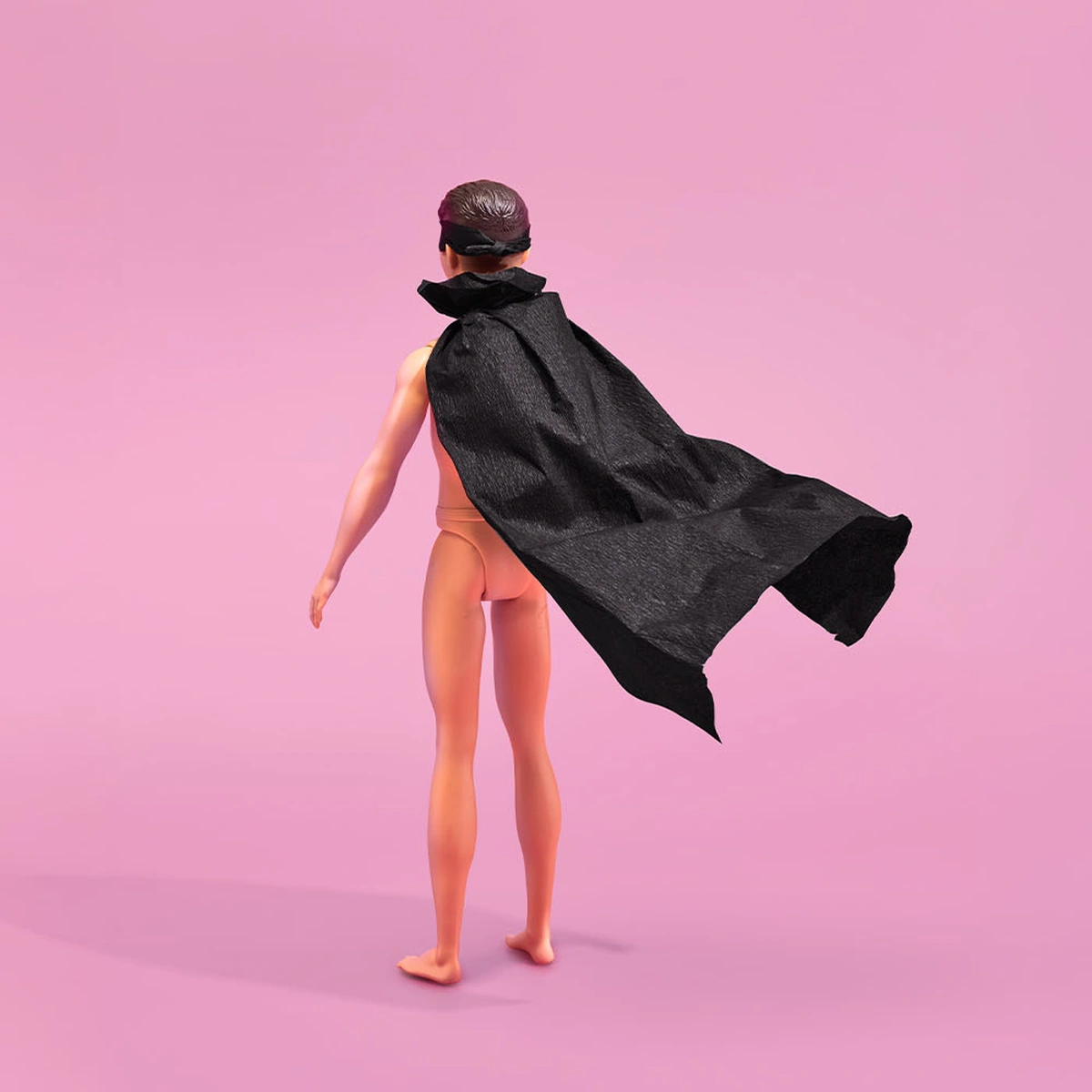 Editie 09 - Stills - B&M verhaal 3 Liefde en Seks - Roze - Barbie - Cape - Fotografie Tom ten Seldam - Styling Cheri van Rijn - Header