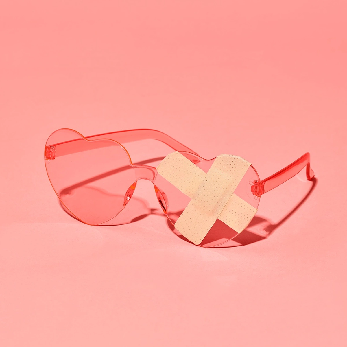 Vrienden met ex - zonnebril - pleister - header - Tom ten Seldam