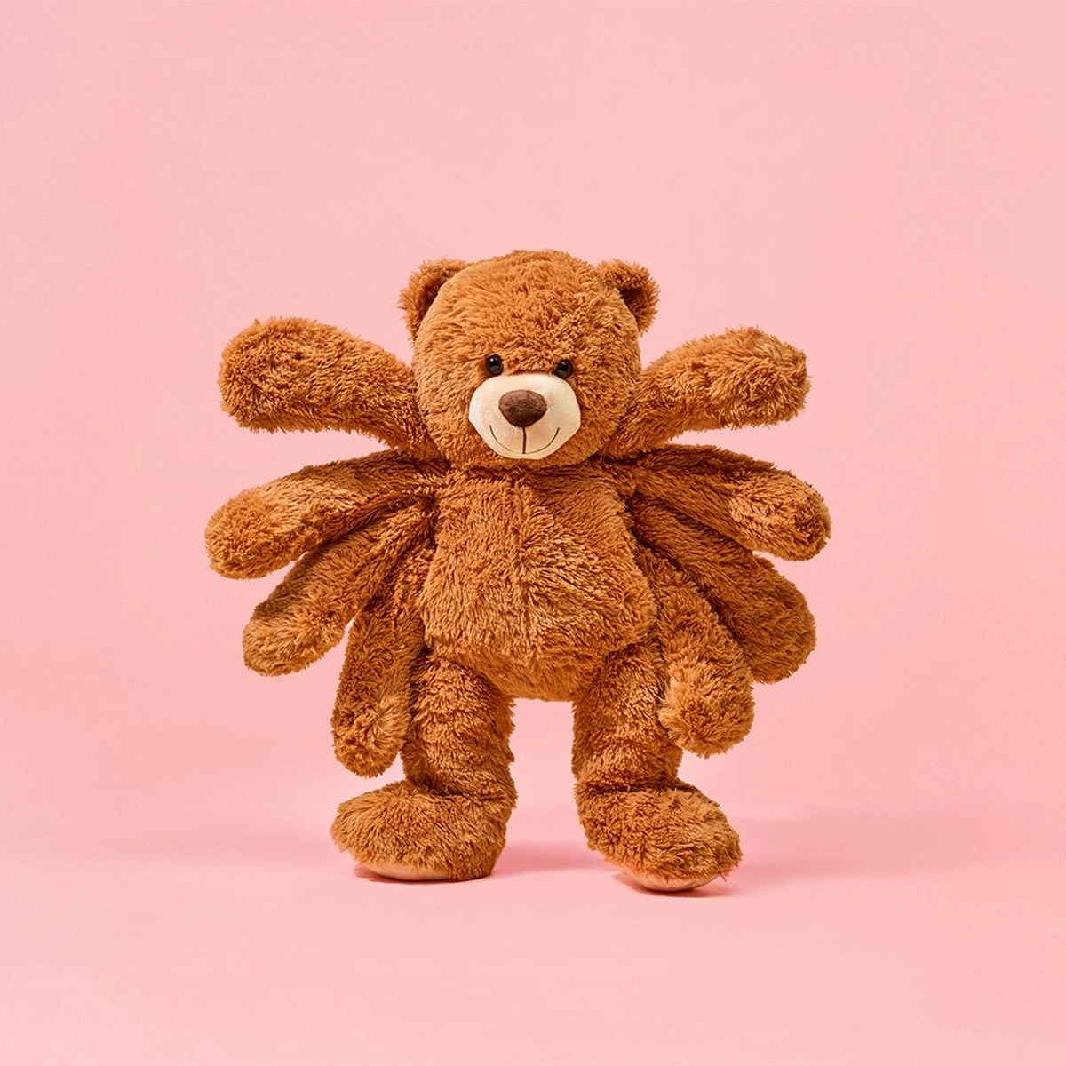 Editie 03 - Stills - Carriere & geld - roze - Teddybeer - meerdere armen - fotografie Tom ten Seldam - header