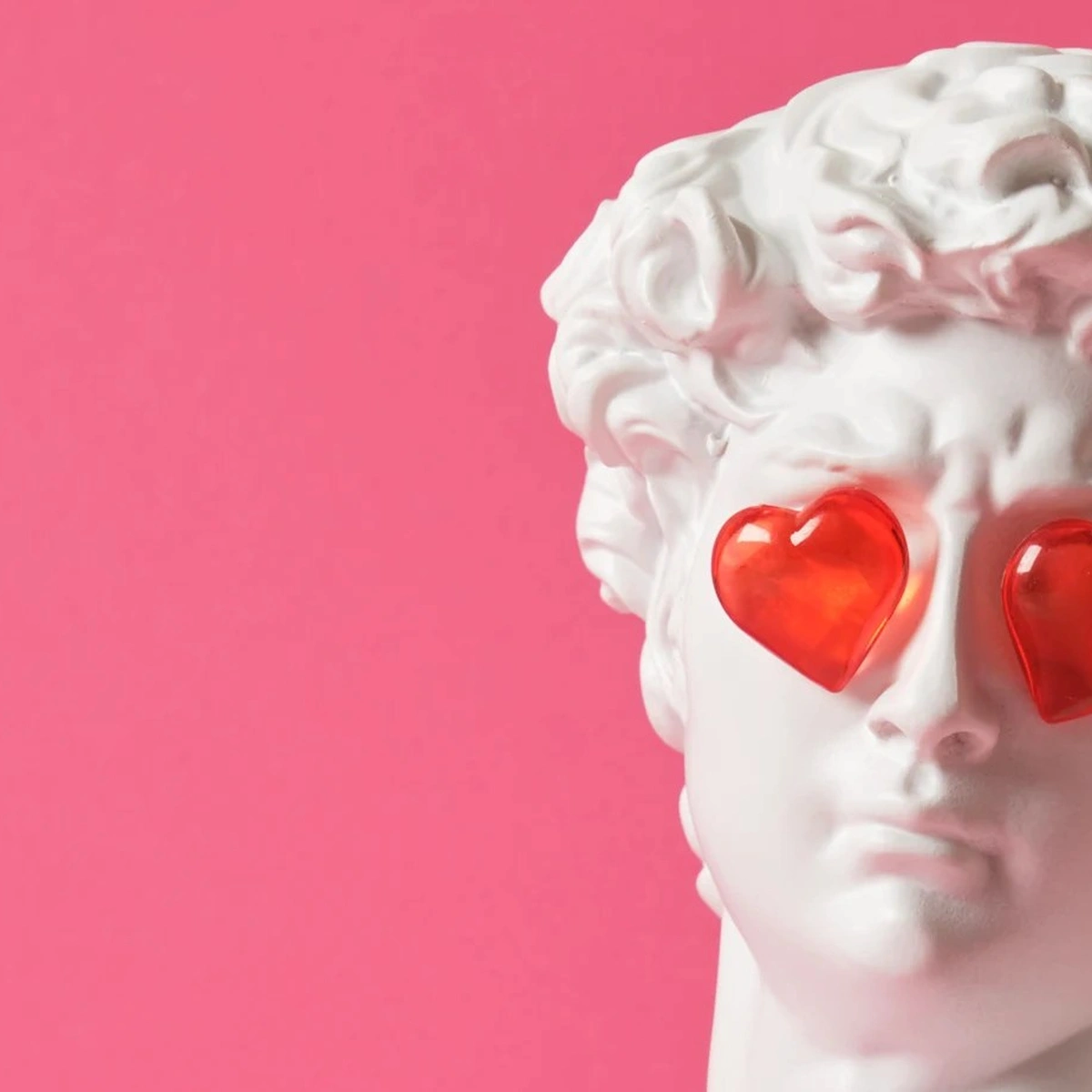 Header - standbeeld - verliefd - Shutterstock