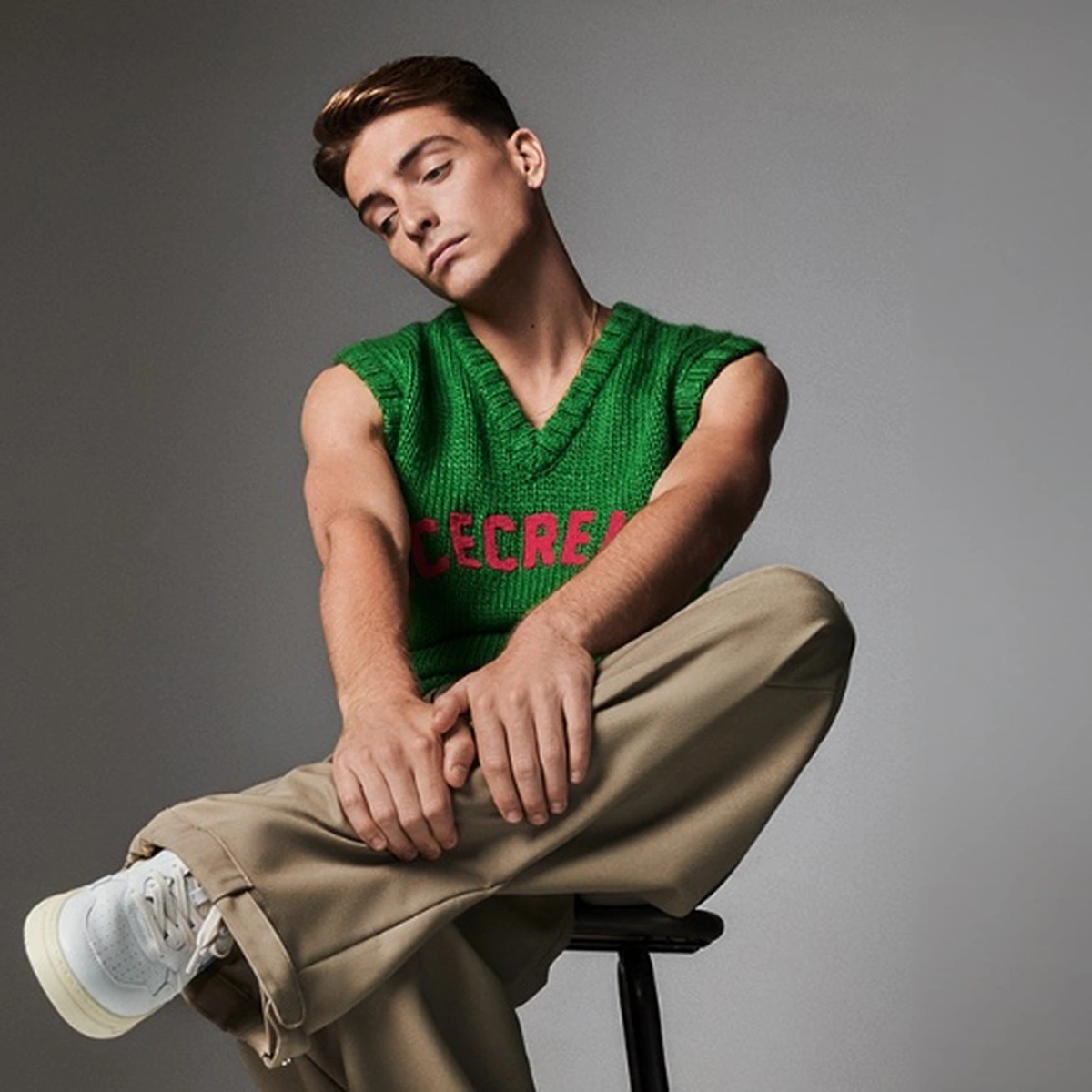 2023 - 10 - Header - Groot interview - Robbert Rodenburg -Interview Ismay Gijsen - Fotografie Kwadwo Amfo - Styling Valerie Ntantu - Haar en make-up Marc Sew Atjon