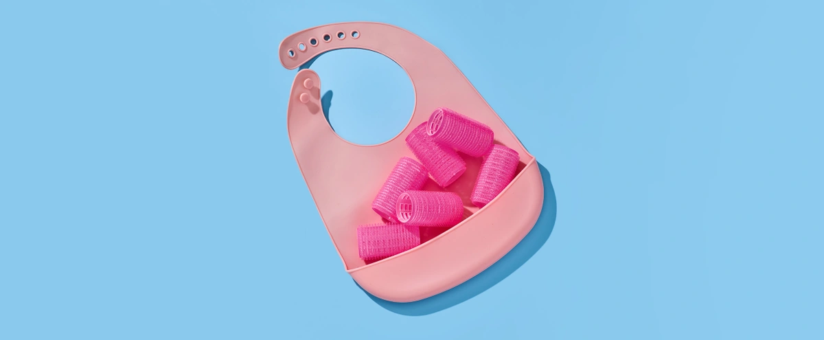 header - krulspelden - slabber - roze - kinderen - baby - tom ten seldam