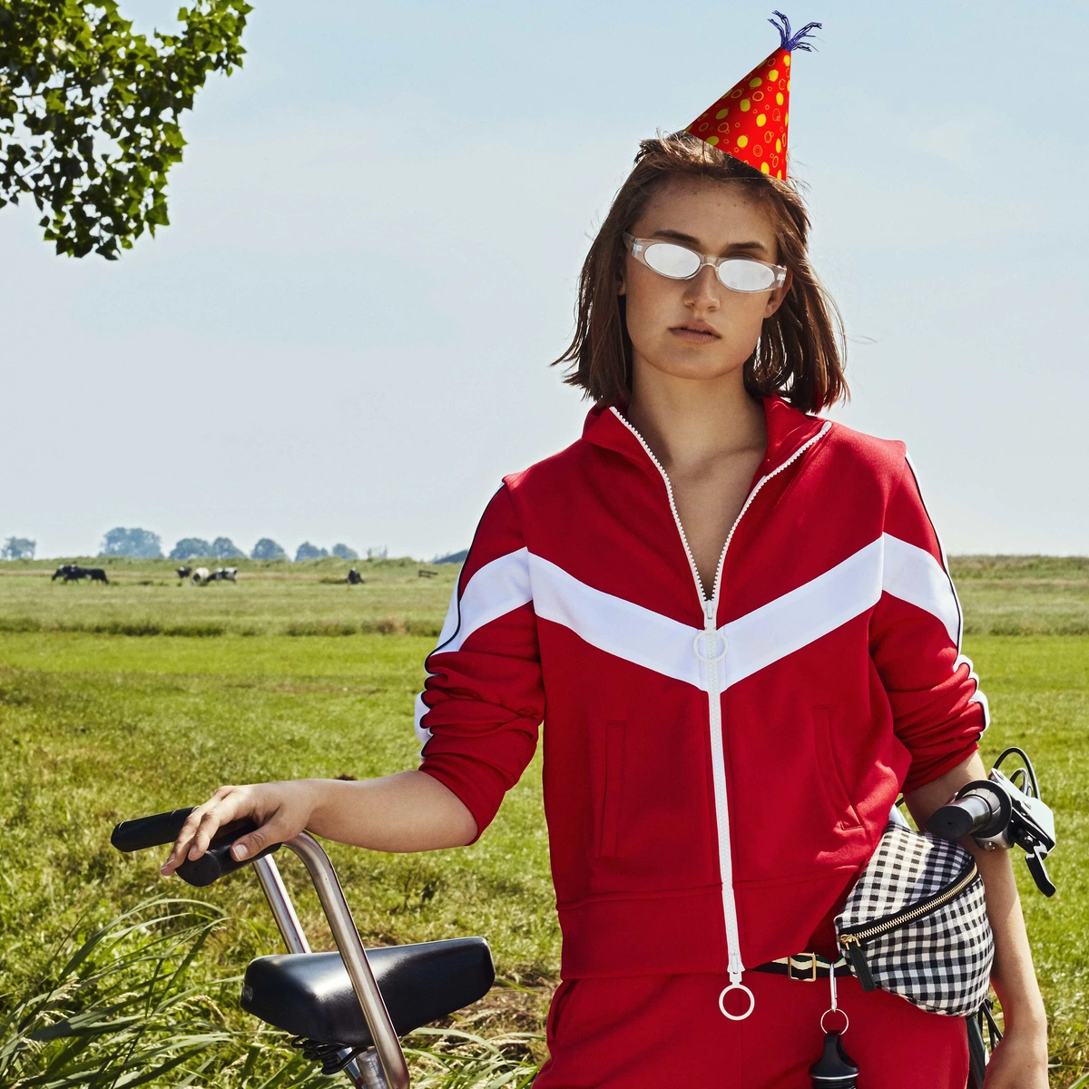 Jarig, zonnebril, fiets - fotografie Valentina Vos