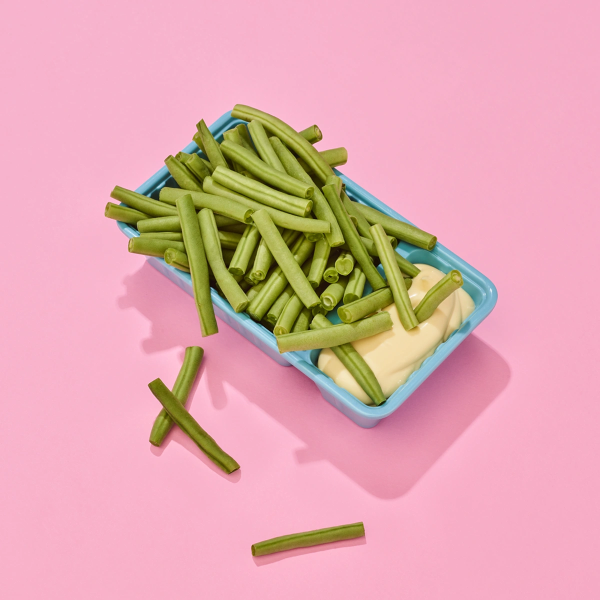 2023 - 05 - Header -  Stills - sperziebonen met mayo - PSYCHE - Fotografie Tom ten Seldam - Styling Valérie Ntantu