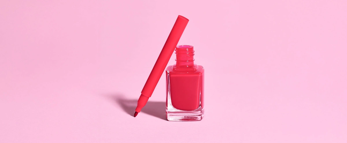 Editie 07 - Stills - B&M verhaal 4 Mama - Roze - Stiftje - Nagellak - Tom ten Seldam - Styling Cheri van Rijn - Header