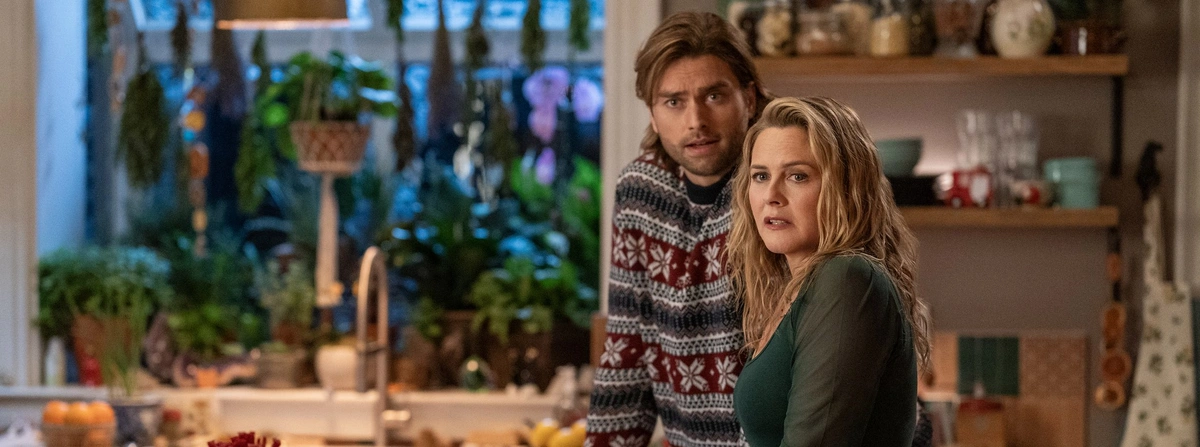 Header - A Merry Little Ex Mas - Netflix