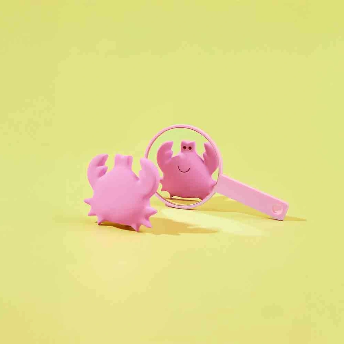 Editie 04 - Stills - B&M Psyche - Geel - Krab - Spiegel - fotografie Tiago Ventura, styling Chèri van Rijn - Header