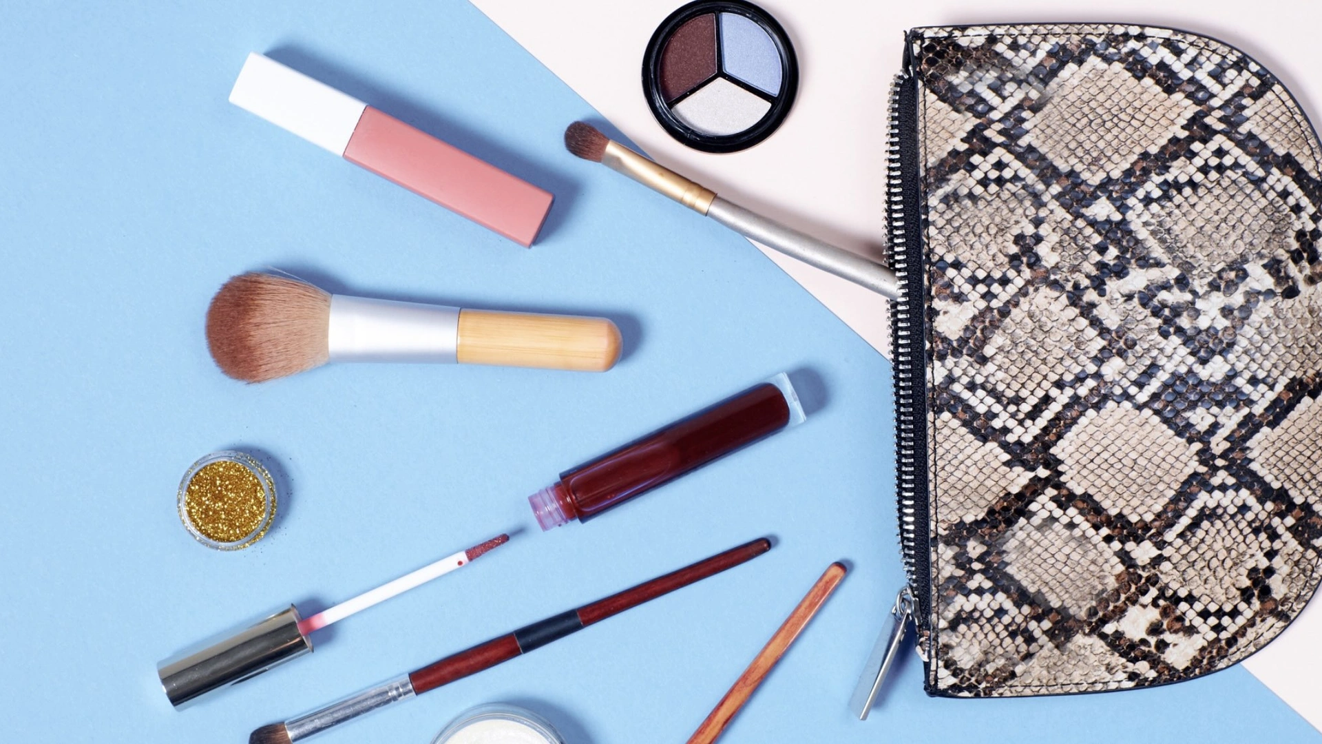 Deze make-up producten mogen niet ontbreken in je Koningsdag to-go tas