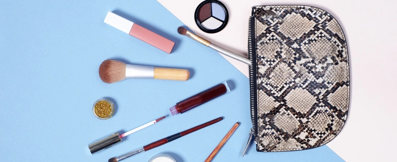 Deze make-up producten mogen niet ontbreken in je Koningsdag to-go tas