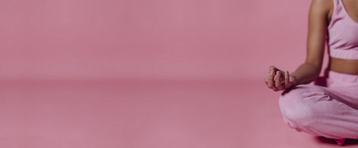 header - hero - yoga - roze - zen - rust - beeld van Pexels