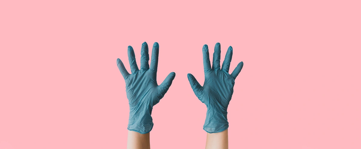 header - handjes - schoonmaken - huishouden - kinderen - blauw - unsplash