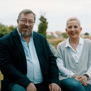 Video coverbillede af Forfatterinterview: Anette og James Price om 'Det røgede lig'