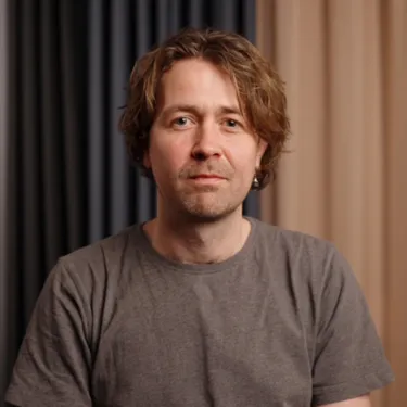 Video coverbillede af Forfatterinterview: Daniel Dalgaard om 'Vulkanø'