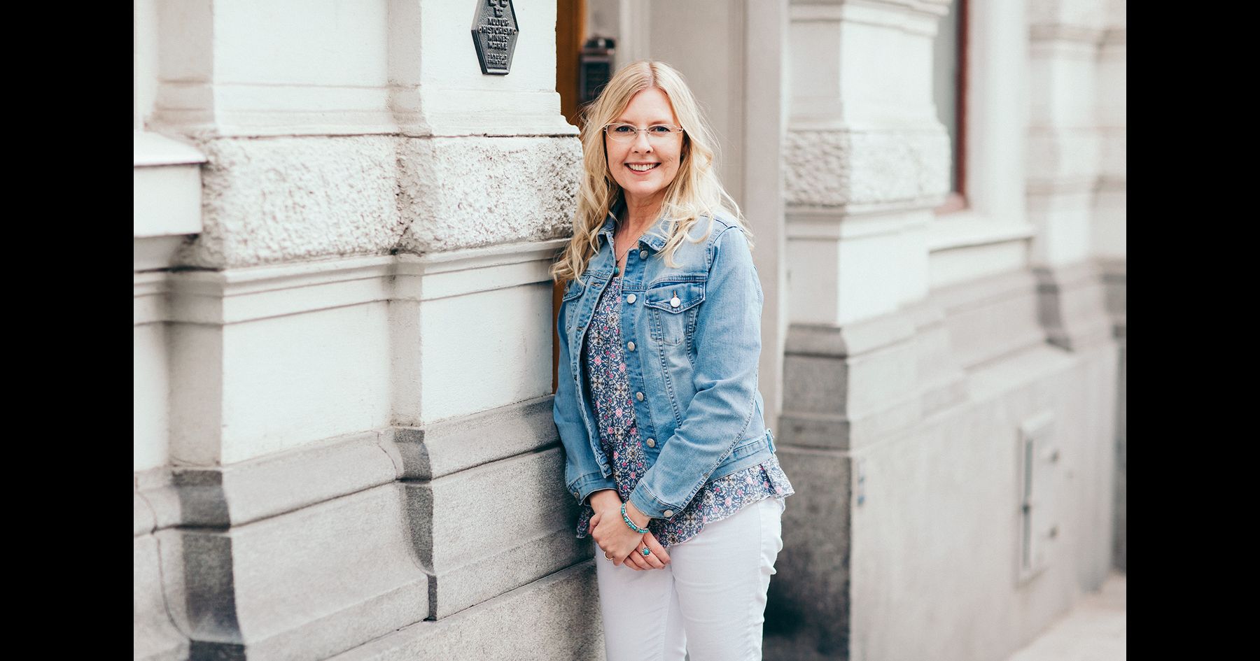 Læseprøve på Hvens hemmeligheder af Caroline Säfstrand