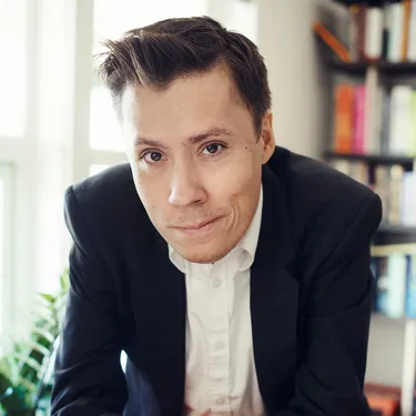 Billede af Jan Grue modtager P.O. Enquist-prisen