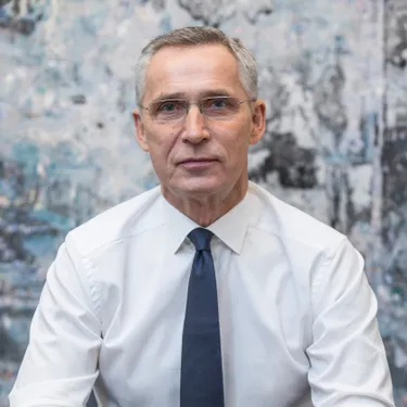 Billede af Jens Stoltenbergs Nato-bog om en skæbnetid udkommer på Gutkind Forlag
