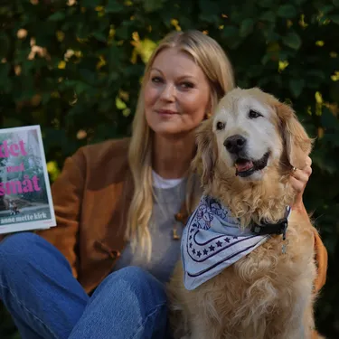 Video coverbillede af Forfatterinterview: Anne Mette Kirk om 'Det med småt'